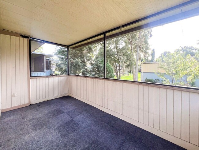 Building Photo - 605 SW 75th St