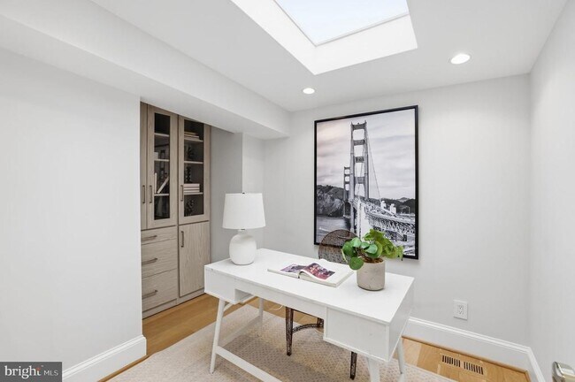 Building Photo - 3418 Reservoir Rd NW