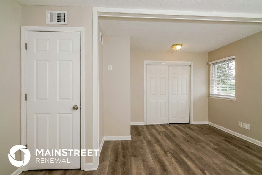 Building Photo - 122 Oakcrest Ct