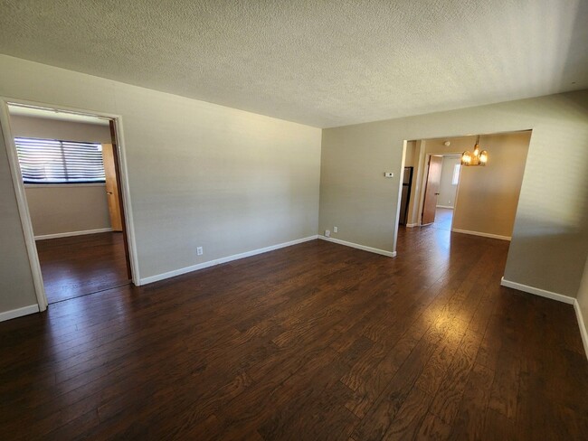 Building Photo - 360 West Ave