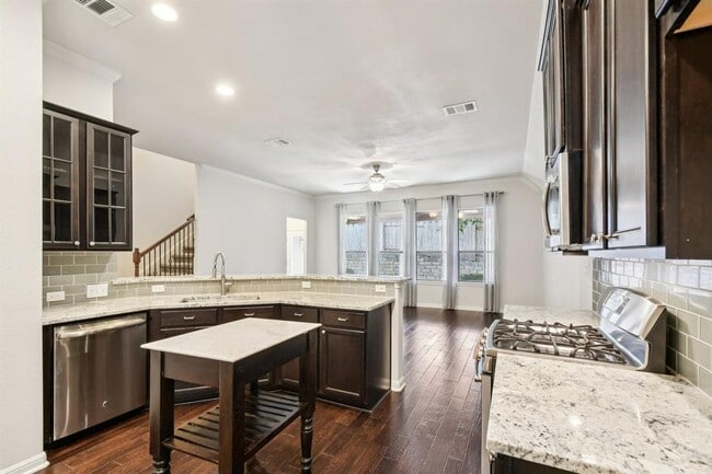 Building Photo - 2244 Hilltop Climb Dr