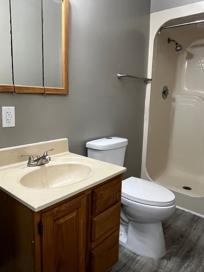 Building Photo - 3 bedroom 1 bath
