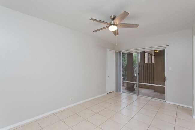 Building Photo - Beautiful Townhome in Alamo Heights!!