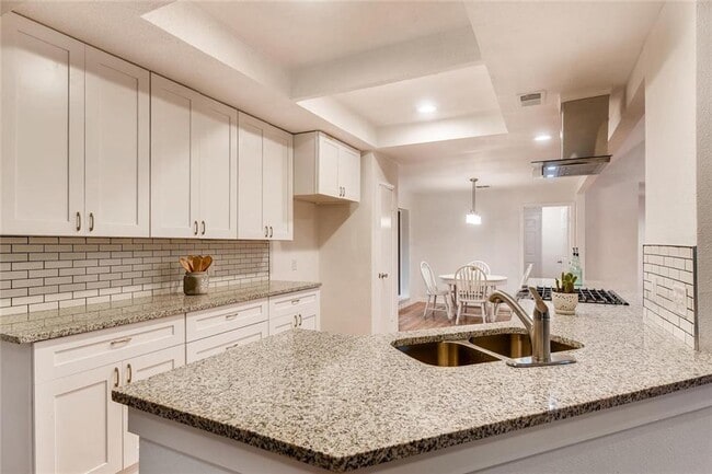 Building Photo - 11639 River Oaks Trail