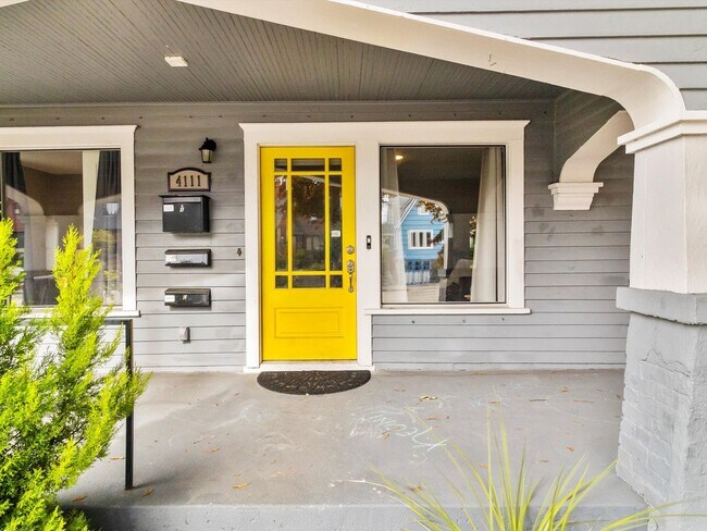 Building Photo - Charming Tacoma 2BR with Private Patio & RV Parking