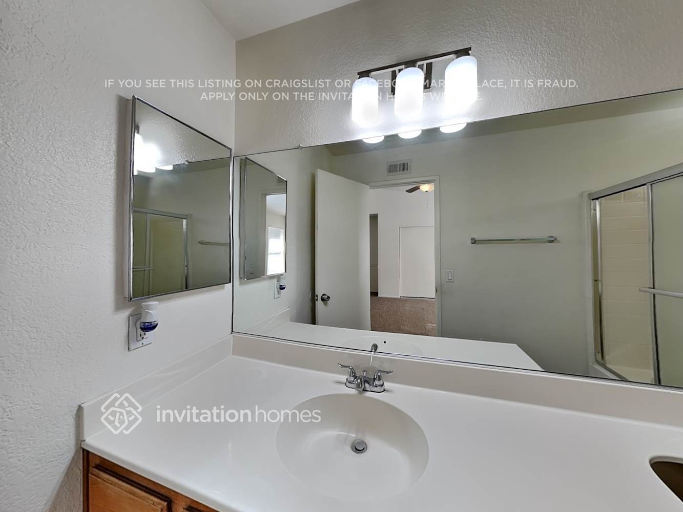 Building Photo - 3140 Crowne Dr