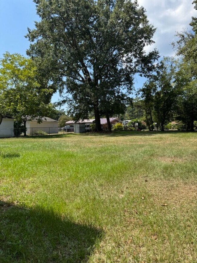 Building Photo - 115 Nancy Drive Rd