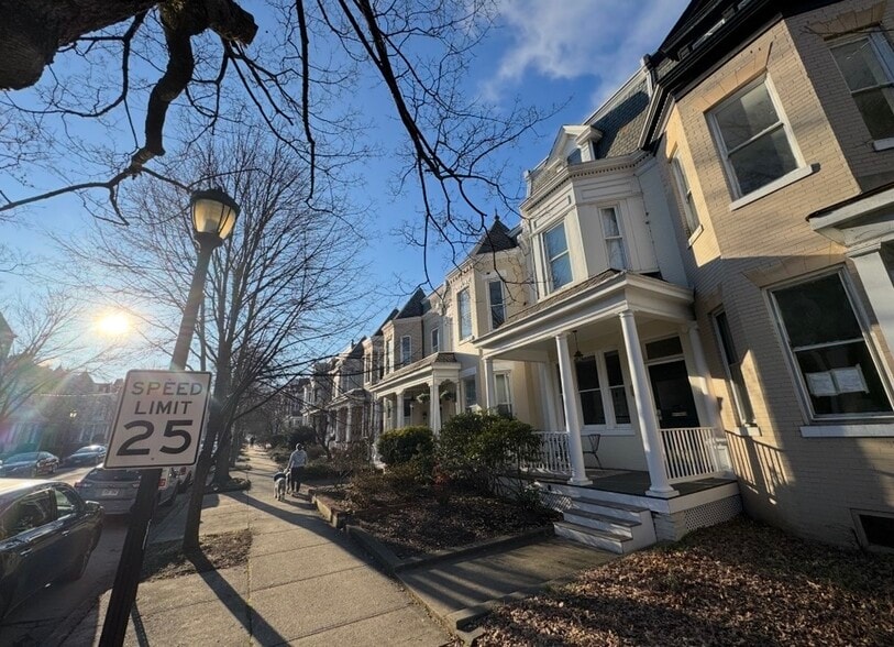 Street View - 1843 W Grace St