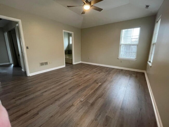 Building Photo - 821 Palomino Ln