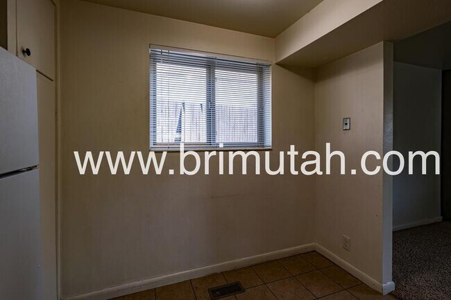 Building Photo - 2045 S 2200 E