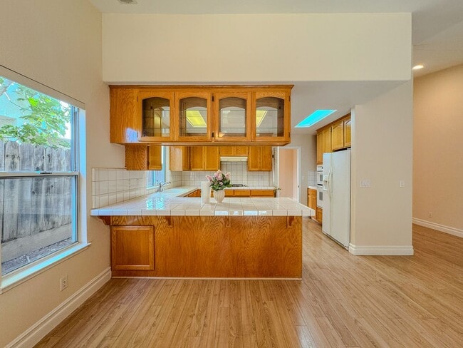 Building Photo - Lovely 3 Bedroom Home!