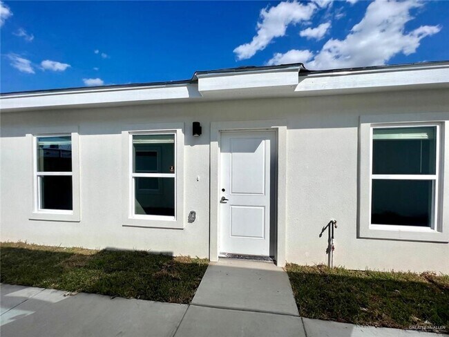Building Photo - 100 Lauryn Dr