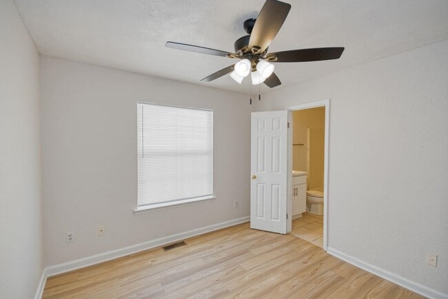 Building Photo - 3464 Daylily Ln