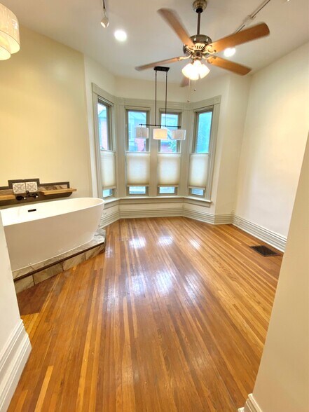 Master bedroom. - 1321 Highland St