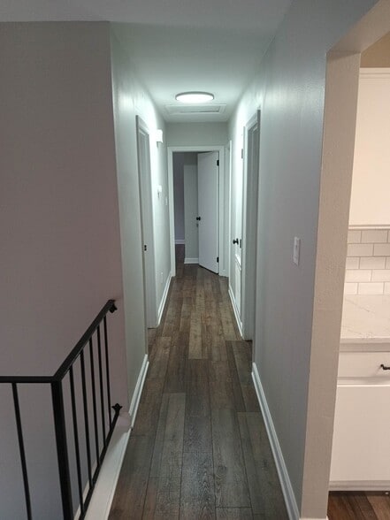 Building Photo - 2709 Bedford Way