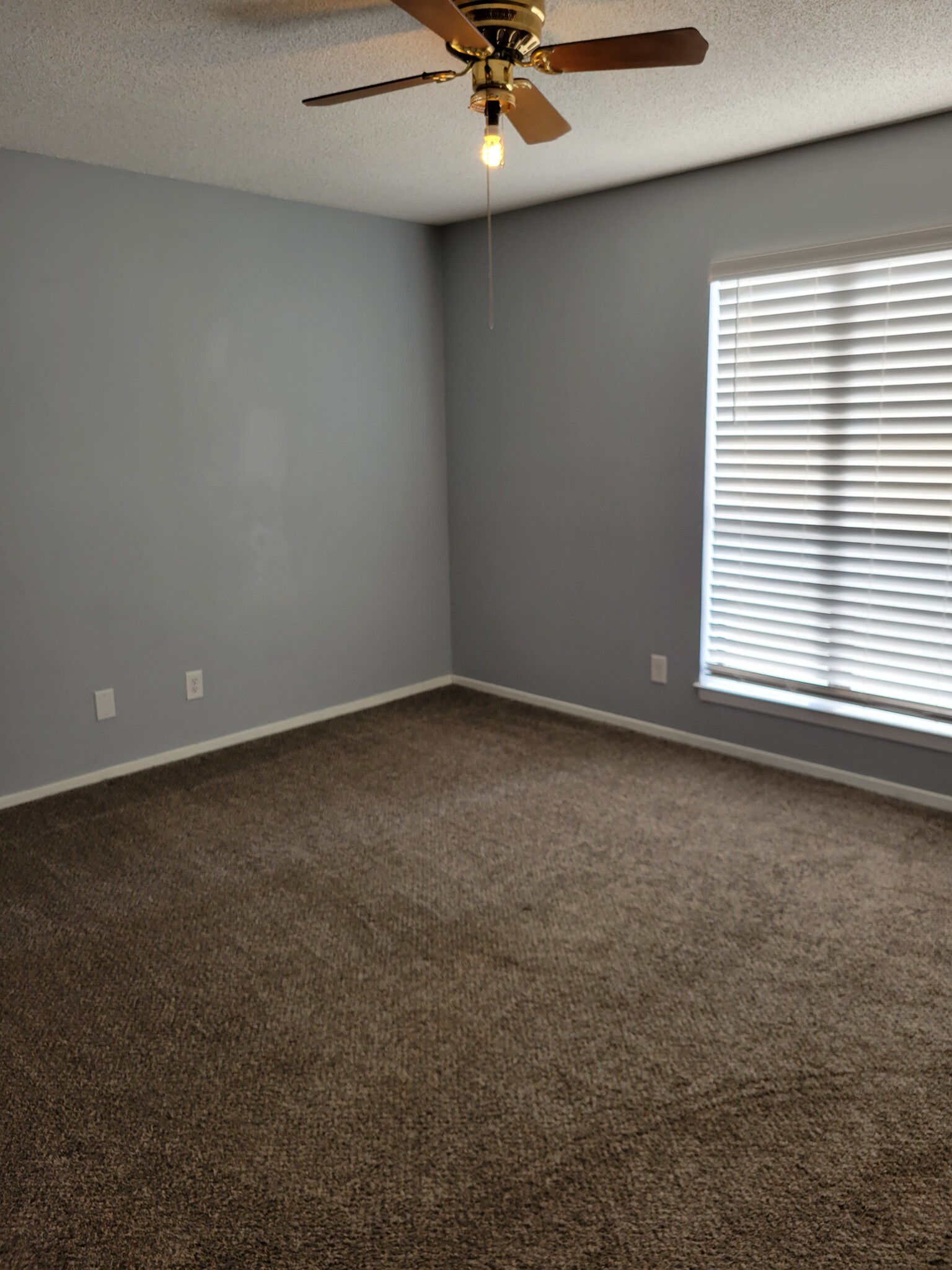 Guest Bedroom Front - 4829 Bermuda Dr