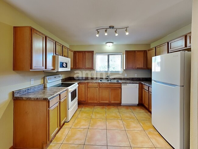 Building Photo - 6449 S Iberia Ave
