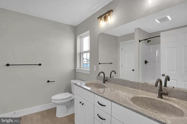 Building Photo - 121 Despina Dr