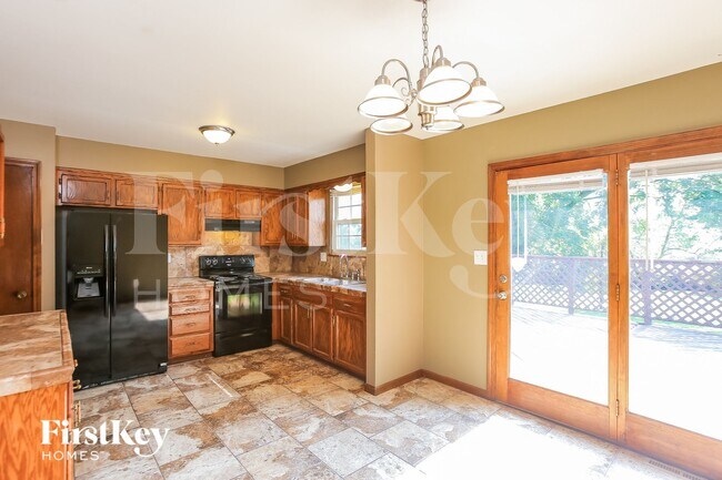 Building Photo - 16005 E Cogan Ln