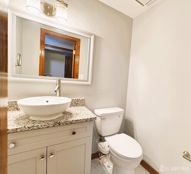 Building Photo - 160 Thoreau Dr