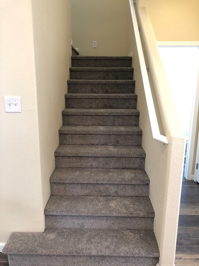 Building Photo - Spacious 2-Story Home with Oversized Beds ...