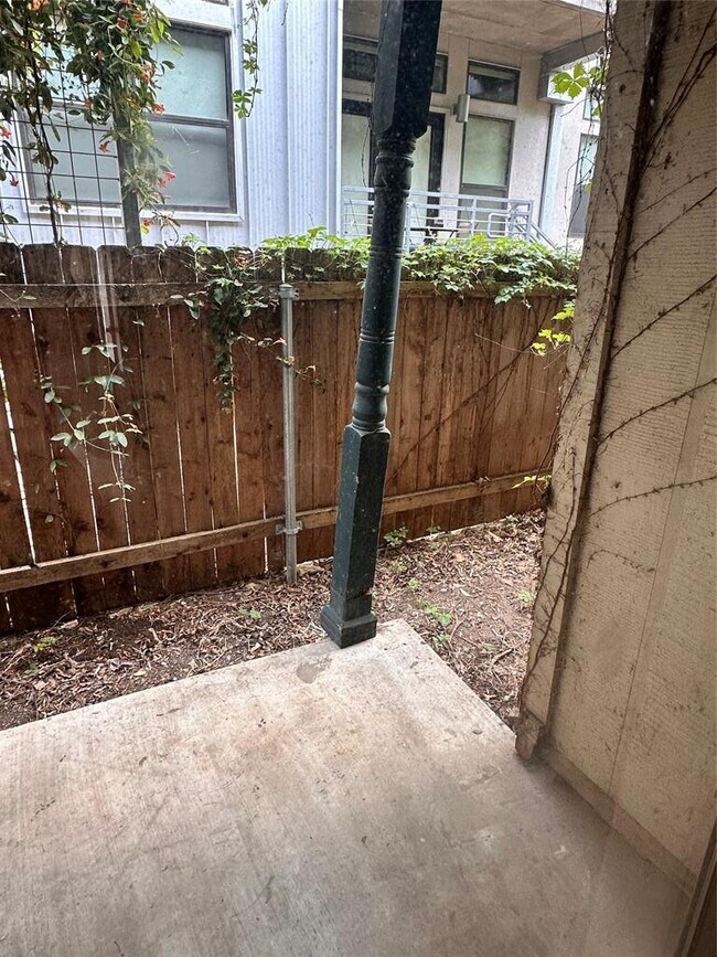 Building Photo - 1725 Toomey Rd