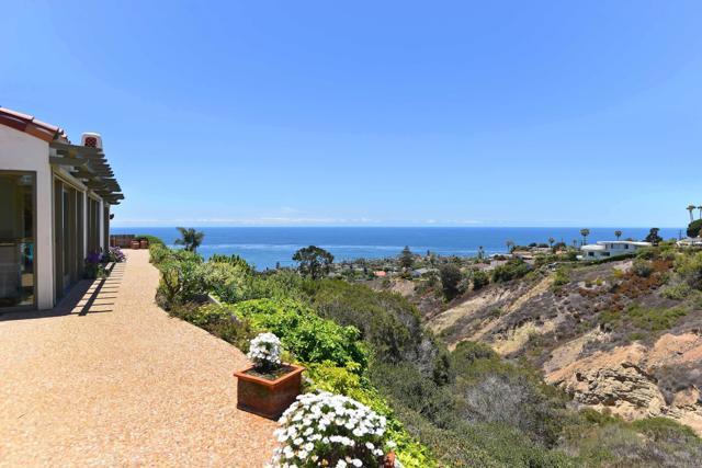 Building Photo - 6018 Avenida Chamnez