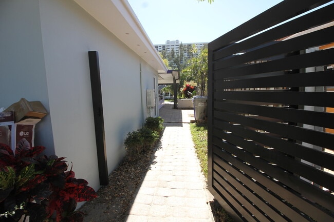 Building Photo - 2548 SE 14th St