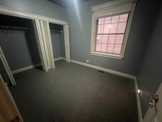 Building Photo - 4956 S Vincennes Ave