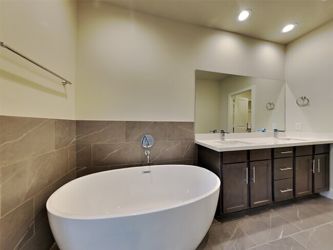 Building Photo - 2608 Upper Quinn Wy