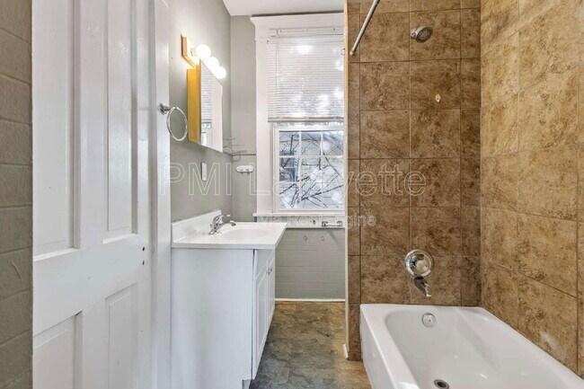 Building Photo - 1502 1/2 N 13th St