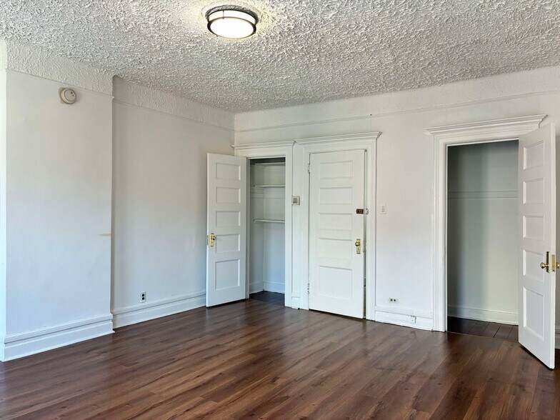 Building Photo - 556 W 161st St