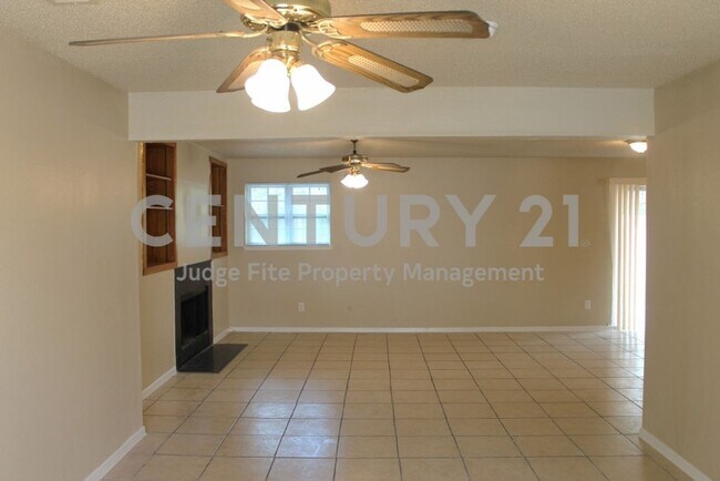 Building Photo - Charming 2-Story 3/2/2 in Duncanville For ...