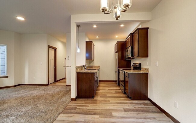 Building Photo - 3 Bedroom + Office Loft Granite Falls Home