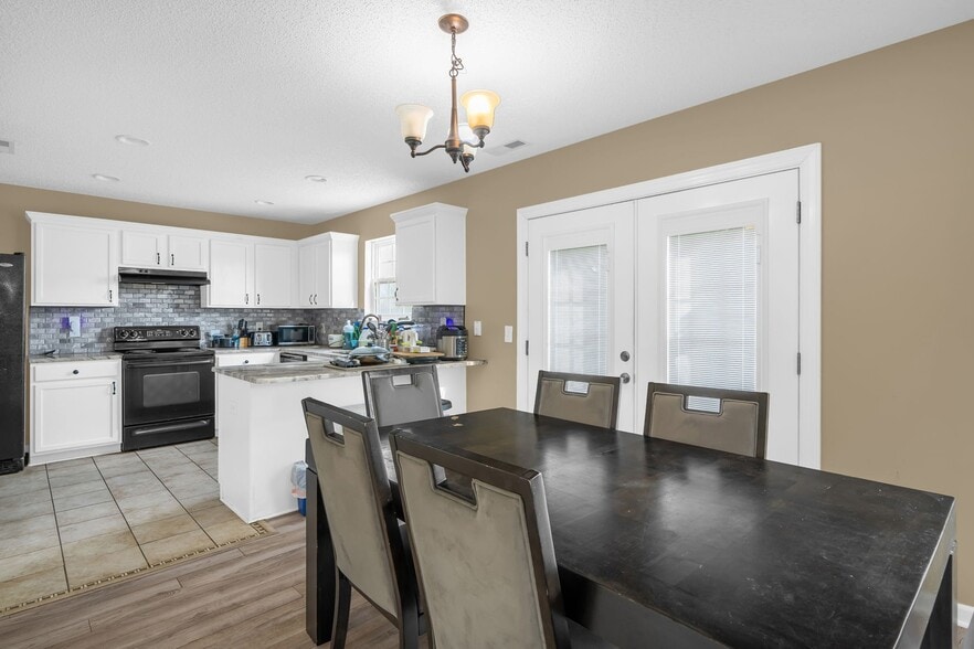 Building Photo - 10510 Plantain Ct