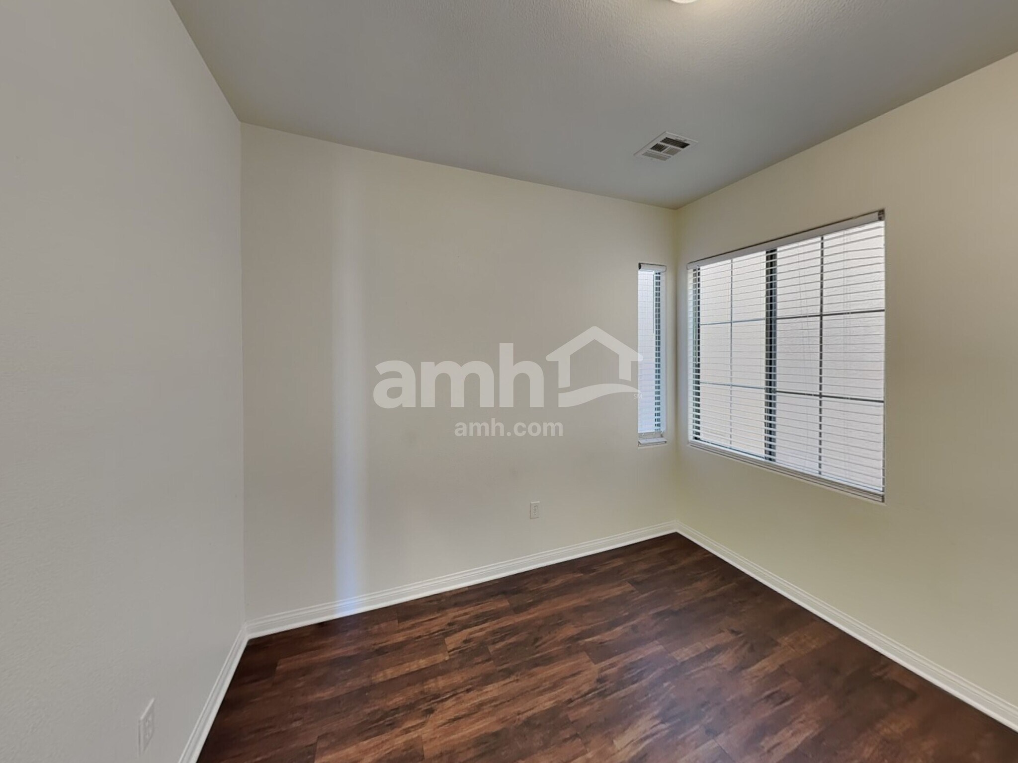 Building Photo - 5283 Railroad River Ave