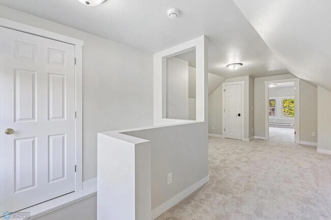 Building Photo - 1545 4th Ave S