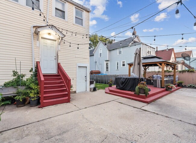 Building Photo - 1212 S 50th Ave