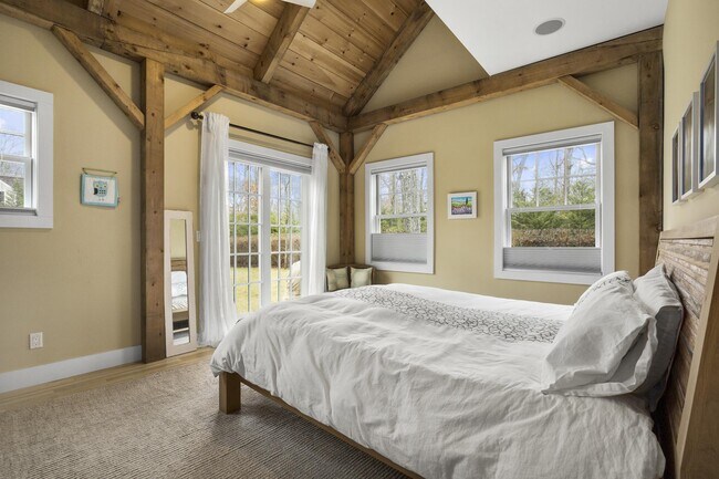 Building Photo - 320 Wainscott Harbor Rd