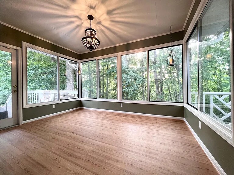 Sunroom - 5005 N Hills Dr