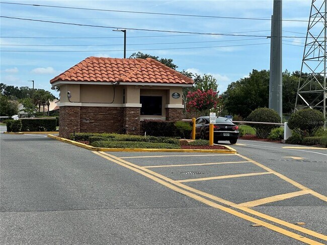 Building Photo - 3766 Southpointe Dr