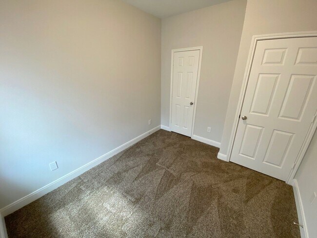 Building Photo - 8214 Parker Rd