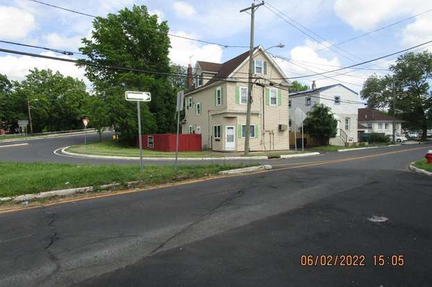 Building Photo - 17 Player Ave