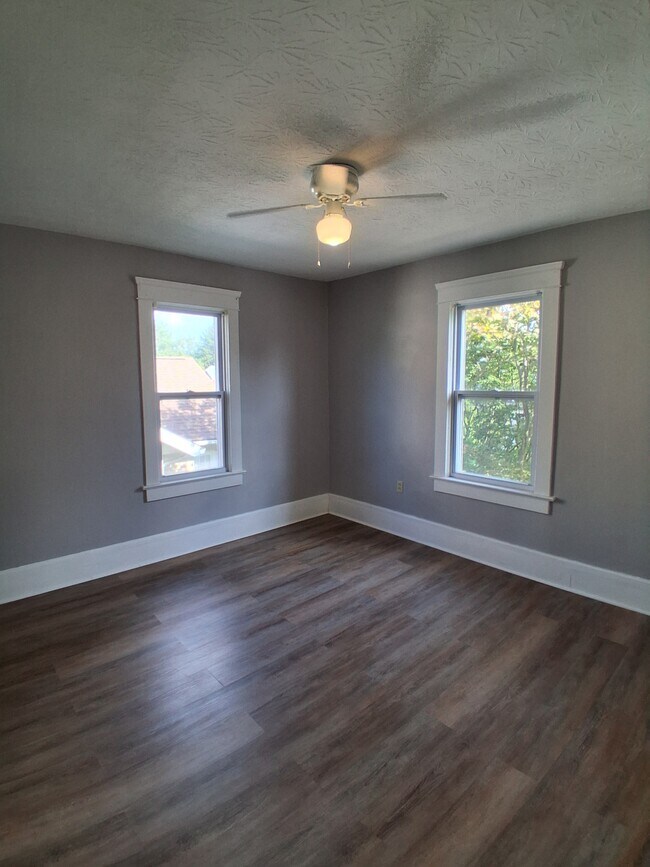 Bedroom 2, Level 2 - 245 E Ford Ave
