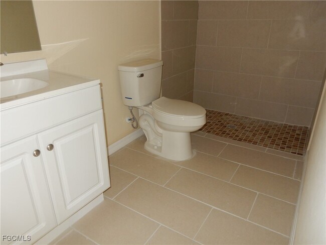 Building Photo - 1713 SW 33rd St