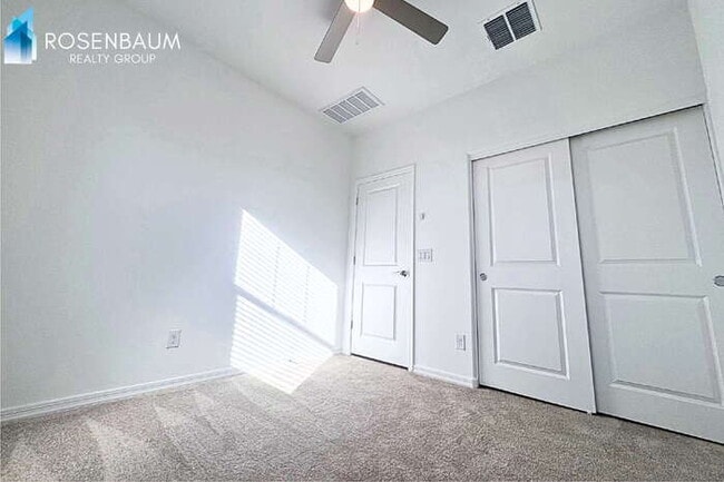 Building Photo - 3903 101st Dr