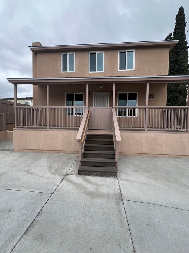 Primary Photo - 4955 Mills St
