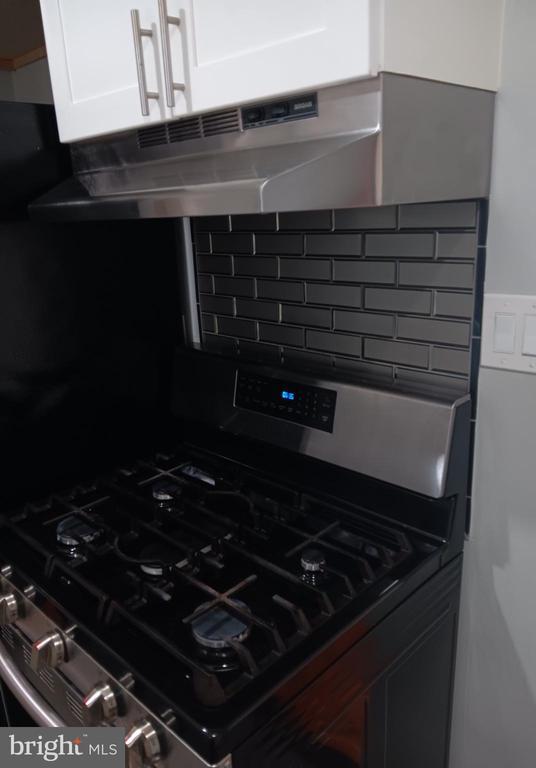 Building Photo - 153 BURMONT Rd