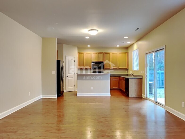 Building Photo - 306 Duck Pond Ln