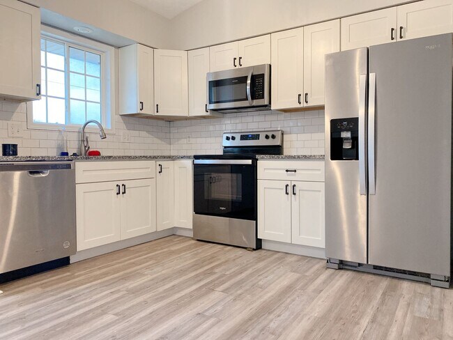 Building Photo - Millard 3 bed 2 bath $1900